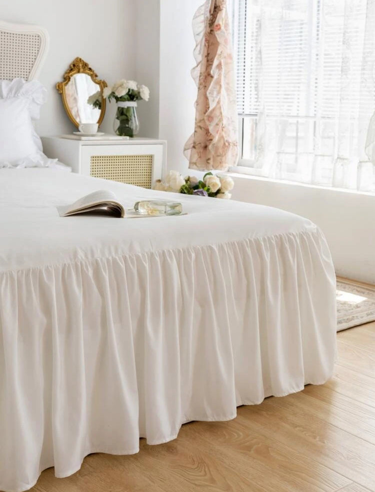♡ Charlotte's Cottage Bed Skirt