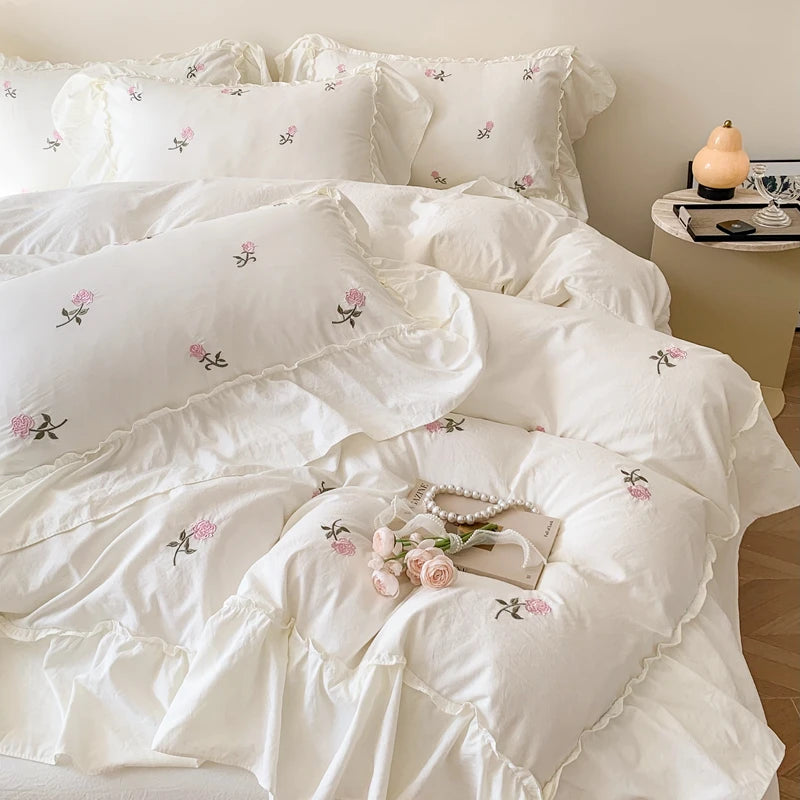 Joie white floral KING store quilt set