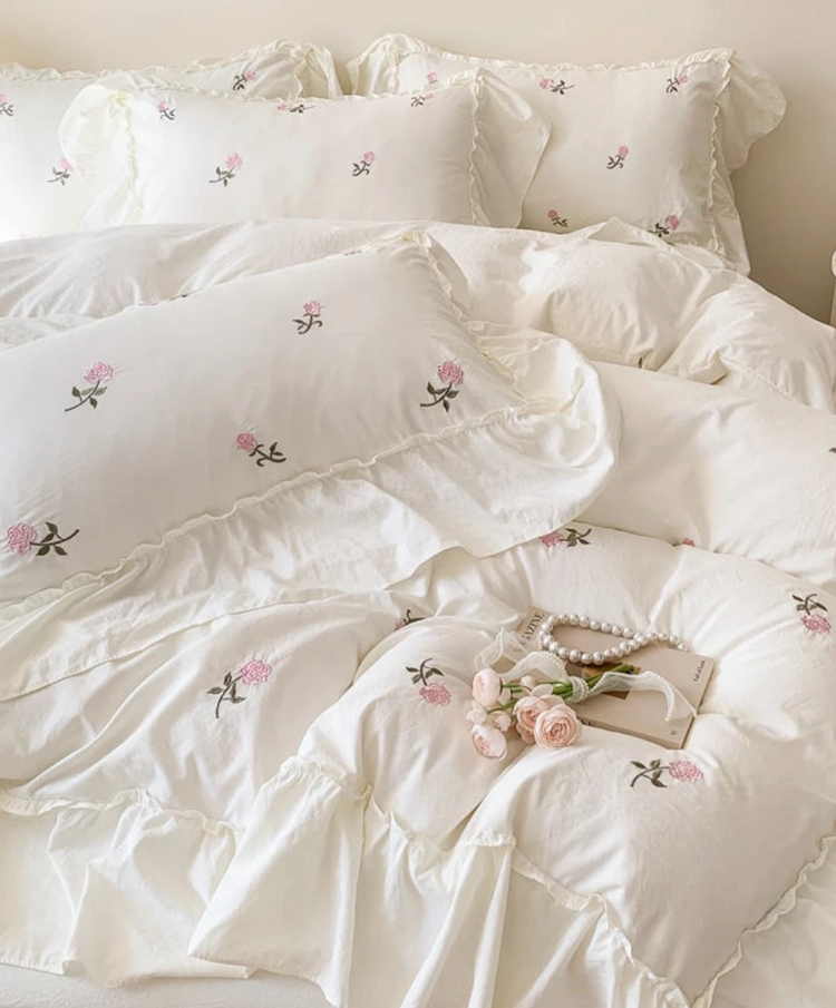 ♡ Lana's Dreamy Rose Duvet